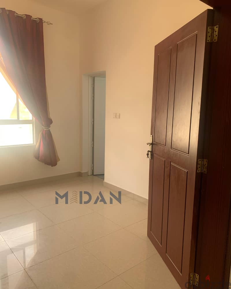 فيلا واسعة 5 غرف نوم - السيب — 5