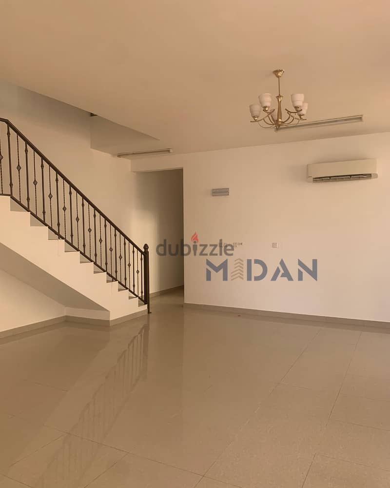 فيلا واسعة 5 غرف نوم - السيب — 6