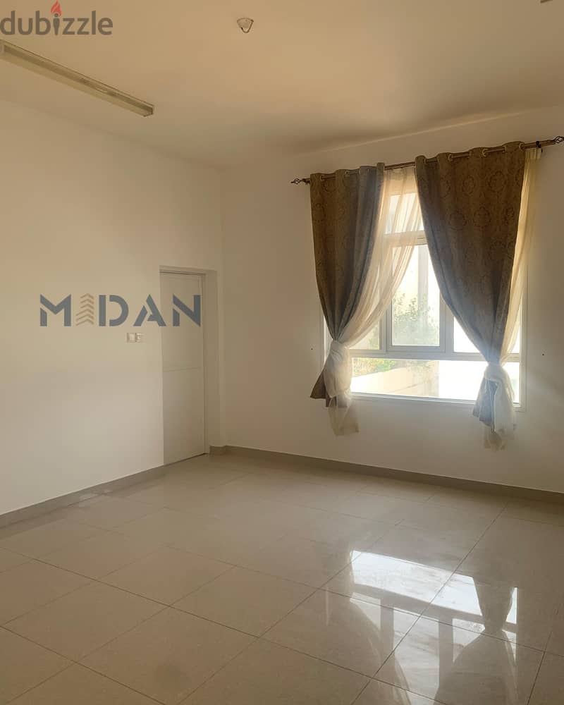 فيلا واسعة 5 غرف نوم - السيب — 9